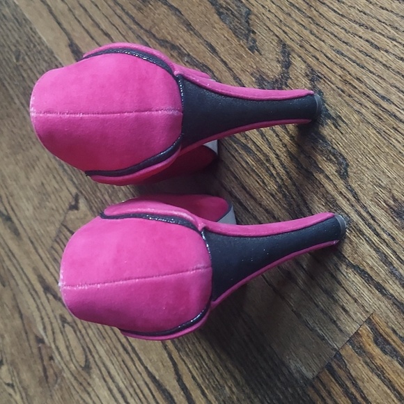 Michael Antonio Women's Keona - Hot Pink Velvet heels - Picture 7 of 8